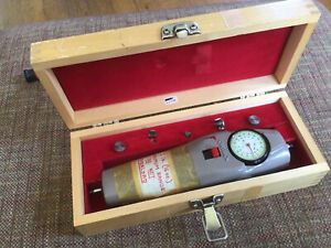 CHATILLON DPP-16 FORCE GAUGE WITH  ACCESSORIES AND A WOODEN CASE