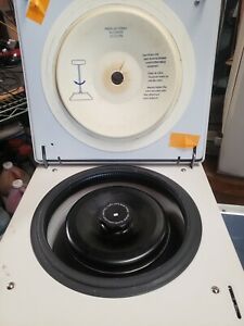 EPPENDORF 5417R CENTRIFUGE IN VERY GOOD CONDITION WORKS WELL COOLS WEL(15954-21)