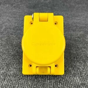 Hubbell HBL69W47 Water Tight Receptacle