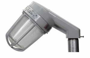 CROUSE-HINDS VXHA42GP VAPORGARD 120VAC 200W 1-1/4&#034; HUB LIGHT FIXTURE *UCC