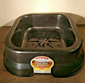Little Giant MP10BLACK Salt Lick and Mineral Block 10 Quart Plastic Pan, Black 1