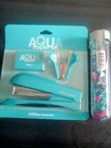 BACK TO SCHOOL!!  AQUA STAPLER SET OFFICE DEPOT STAPLER &amp; PUSH PINS.  NEW.