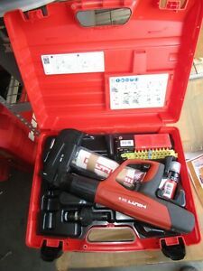 HILTI 2142655 Fully Automatic Powder  nail tool DX-5 F8 &amp; MX-72 Kit MINT (1050)