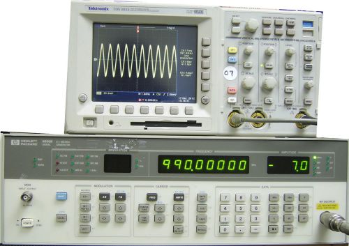 HP 8656B signal generator, 0.1 - 990 MHz NIST-certified
