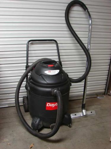 Dayton 4tb87 wet/dry vacuum 18 gallon for sale