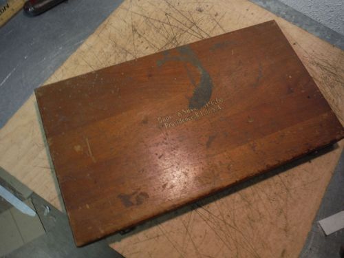 VINTAGE BROWN AND SHARPE WOODEN SQUARE CASE W/ WRIGHT MOOR SQUARE LARGE
