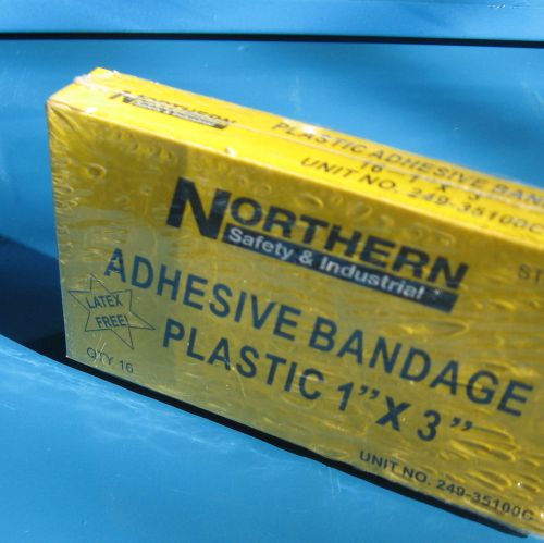 Adhesive Latex Free Plastic Bandages 1&#034;X3&#034; 16PCS