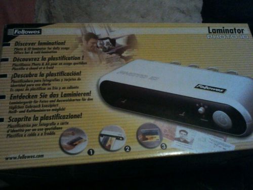 Fellows laminator new in box - Photo and ID