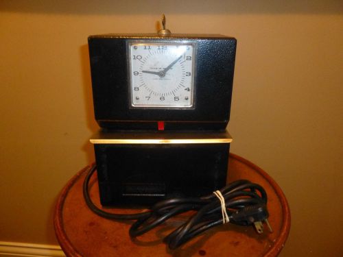 Vintage Latham Time Clock Model 3021 Heavy Duty Mechanical Punch Clock &amp; Key USA