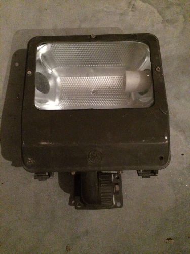 GE Outdoor Commerical Area Lighting Fixture