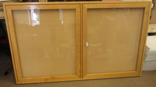 Wood Oak Finish Double Locking Doors 60X36 Cork Office Message Board Keyed Alike