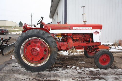 Ih 560 tractor, wide front diesel, runs great!! for sale