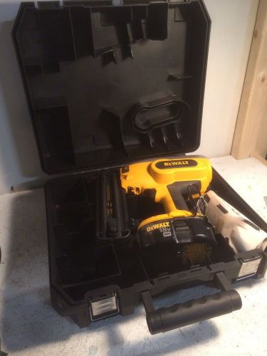 DeWALT DC608 18V Cordless 2&#034; 18 Gauge Brad Nailer with Battery and Charger NICE