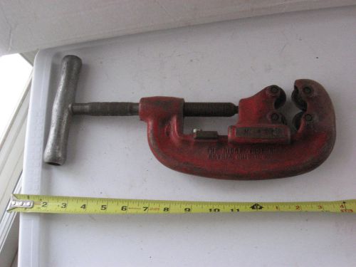 Ridgid four wheel pipe cutter no 42a will cut pipe from 3/4&#034;up to 2&#034; inches for sale