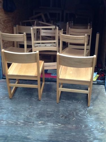 Hardwood  OAK Chair  Used Very Clean.  BUYer Pays All Shipping COST