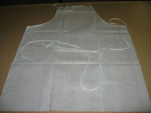 NEW Pack of 100 Cellucap Polycoated Non Woven Aprons MFR# 105 FREE SHIPPING