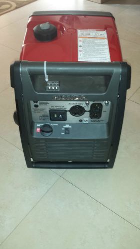 Honda eu3000i handi portable generator super light and quiet inverter new for sale