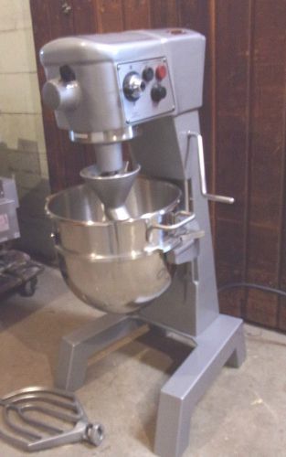 Reconditioned hobart 30 qt mixer d300 w/ new bowl beater &amp; hook! very nice! 460v for sale