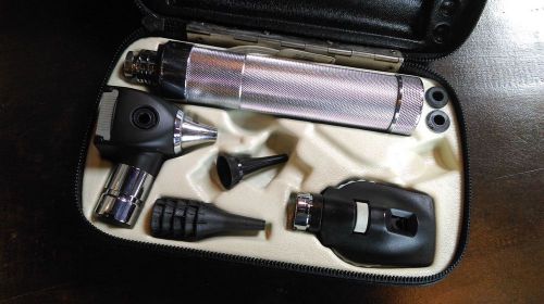 Welch Allyn 3.5v Otoscope &amp; Ophthalmoscope Portable Diagnostic Kit w/case &amp; book