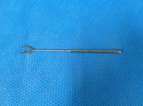 Aesculap MB891R Double Prong Micro Hook