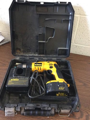 DeWalt DW996 Adjustable Clutch/Hammer drill with Case And Battery Charger