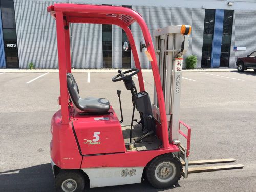 Toyota 1000lb ultra compact pneumatic tire gas forklift for sale