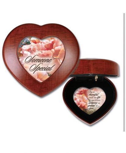NEW Cottage Garden Heart Shaped Someone Special Music Box
