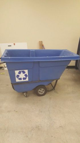 Rubbermaid  blue  tilt truck 1305 standard , 850lbs for sale