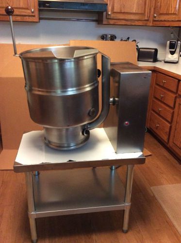 VERY NICE GROEN TDB-40 ELECTRIC TILT KETTLE WITH NEW TABLE/STAND MANY NEW PARTS