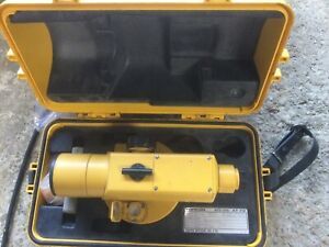 Topcon AT-F2 Engineer&#039;s 32X Automatic Level - #32 With Tripod