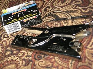 P22 Arrow Stapler (non-working) with box almost full of staples for the P22