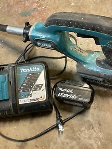 Makita Concrete Vibrator Combo ( 1 Battery, 1 Charger)