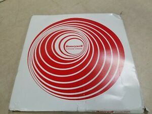 100 PACK OF HONEYWELL CIRCULAR CHART PAPER 20626356 R7TB