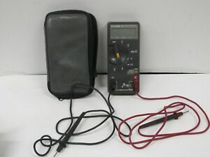 Fluke 75 Multimeter With Leads and Carrying Case. Tested