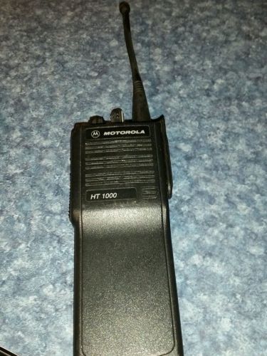 2 MOTOROLA HT1000 walkie talkies