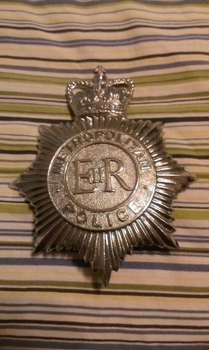 VINTAGE OBSOLETE POLICE HELMET BADGE (ENGLISH BOBBY)