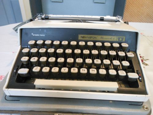 REMINGTON &#039;MONARCH 1&#039;  PORTABLE  TYPEWRITER, PROBABLY FROM 60&#039;S, IN ORIG.L CASE