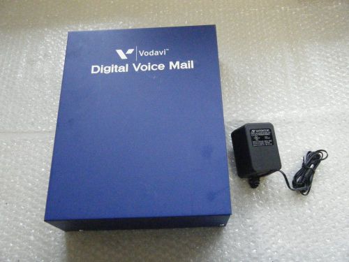 VODAVI 4 Port Digital Voice Mail DHD-04 305-04 Issue 2 Rev 1.3 w/ adapter (L163)