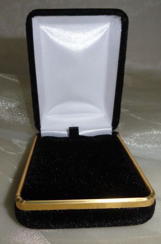 12 Black Velvet Pendant Box