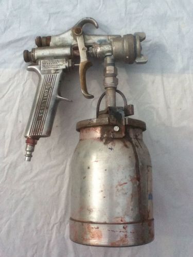 DEVILBISS TYPE-MBC PAINT SPRAY GUN WITH TIP NUMBER 30