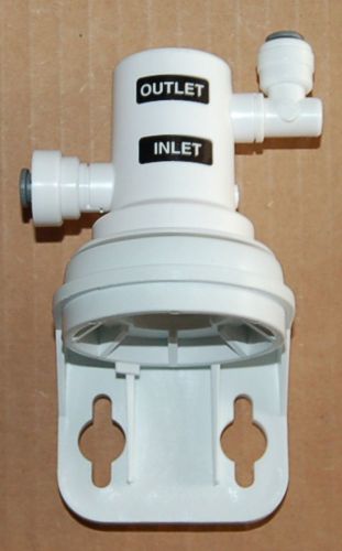 CUNO Water Filtration System Filter Head Assembly Inlet Outlet White Wall Mount