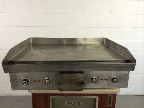 General Electric 36&#034; Flat Top Grill Model CG58 Electric