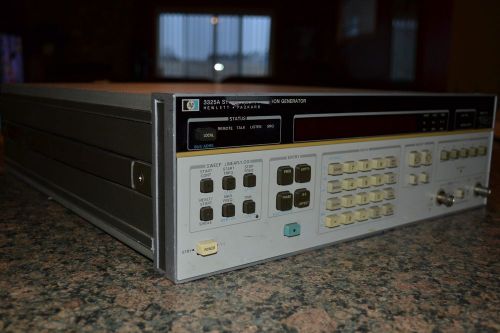 HP3325A Synthesizer/Function Generator w Opt 001 &amp; 002 High Stability Oscillator