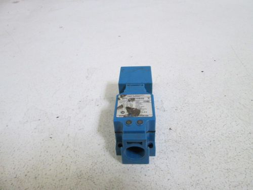 ALLEN BRADLEY INDUCTIVE PROX. LIMIT SWITCH 871LXNB15S40 SER. A *USED*