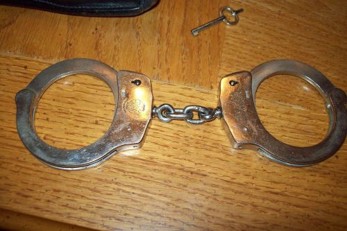 Vinage Smith &amp; Wesson model 91 handcuffs polished 1950s