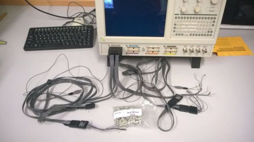 Tektronix TLA5204 Logic analyzer - with full set of probes