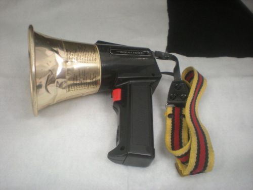 REALISTIC BY RADIO SHACK &#034;MUSICAL POWERHORN&#034; MEGAPHONE PA SYSTEM-PLAYS 94 SONGS
