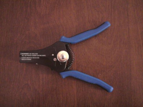 KLEIN TOOLS 11063 KATAPULT 8-22 AWG WIRE STRIPPER USED
