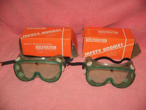 VINTAGE 2 PAIRS OF 1968 GREEN SAFETY GOOGLES IN BOX-STEAMPUNK-COOL FOR DISPLAY