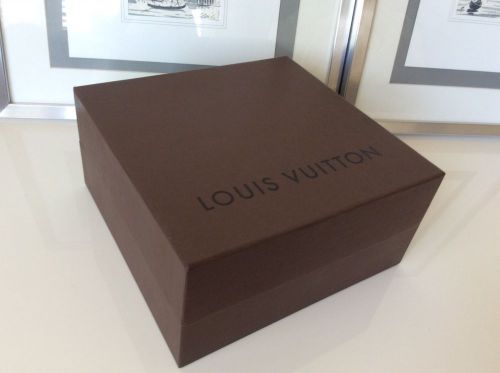 One LOUIS VUITTON Empty Box